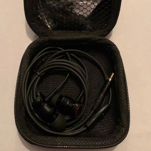 Kurtvana Stereo Earbuds With Microphone